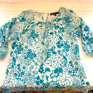 Peck & Peck Lined Tunic with keyhole back and peekaboo sleeves
